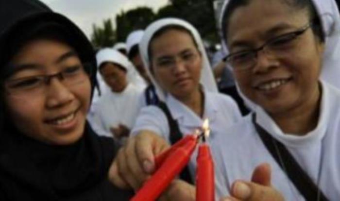 Setelah Dididik di Sekolah Katolik, Gadis Muslim Ini Mengaku Imannya Makin Kuat