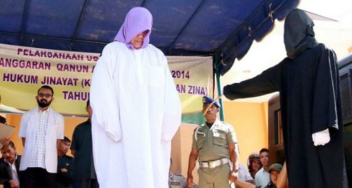Kontroversi Hukum Cambuk Terhadap Perempuan Non Muslim di Aceh