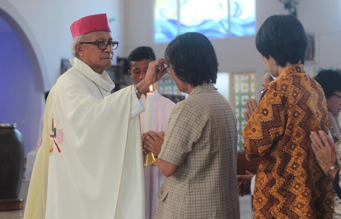 Kondisi Mulai Stabil, Mgr Hila SVD Akan Diberangkatkan ke Singapura