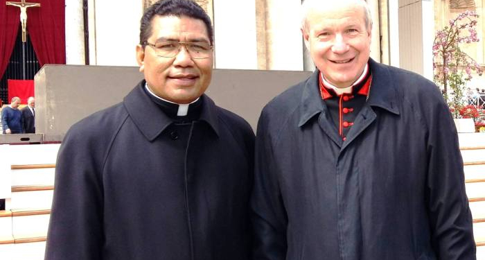 Kardinal Asal Wina Koreksi Pernyataan Terkait Penyaliban Pastor Tom SDB Oleh ISIS