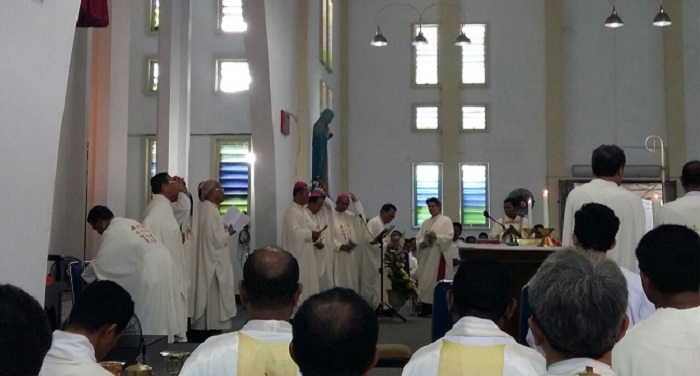 Ketua KWI Pimpin Misa Requiem Pemakaman Mgr Hila SVD