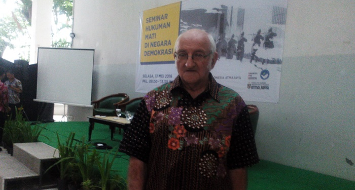 Romo Carolus, Sang Pendamping Rohani Terpidana Mati