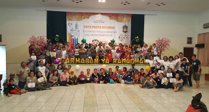 Akrabnya Warga Jalanan Jakarta Buka Puasa Bersama Saint’Egidio