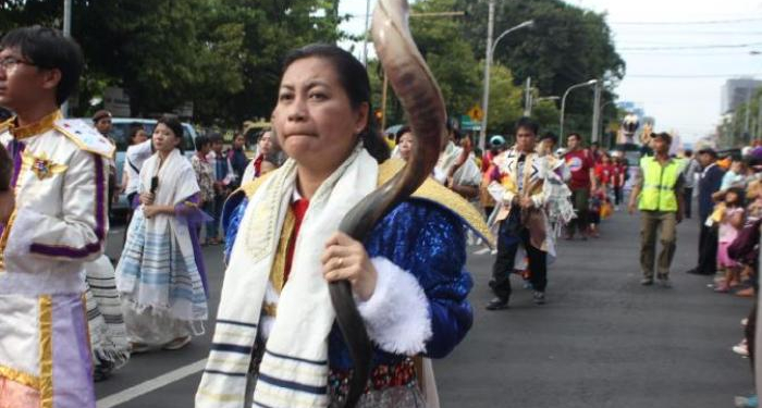 Di Bulan Puasa, Umat Muslim di Witihama Beri Sumbangan ke Gereja