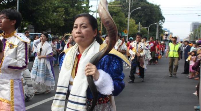 Di Bulan Puasa, Umat Muslim di Witihama Beri Sumbangan ke Gereja