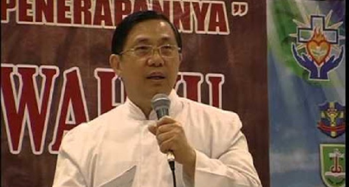 Paus Fransiskus Angkat Pastor Henricus Pidyarto Gunawan, O’Carm Sebagai Uskup Malang