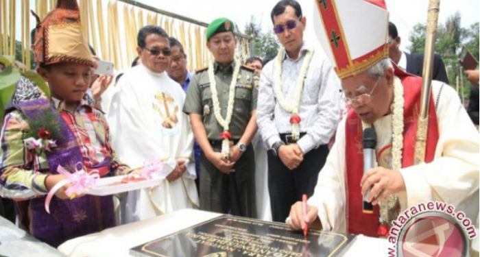 Uskup Agung Medan Resmikan Biara dan Novisiat OFM di Nagori Siatasan