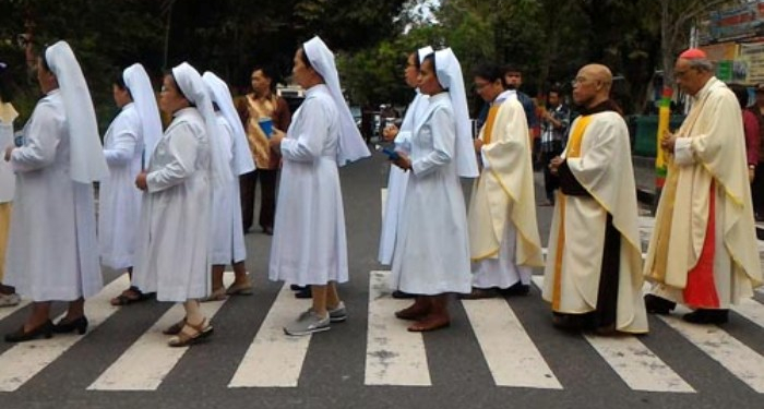 Kardinal Darmaatmadja Pimpin Misa Syukur 90 Tahun Para Suster OSF