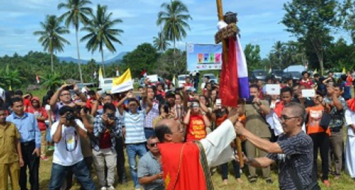 Sukacita Menyambut Salib IYD di Kevikepan Tonsea