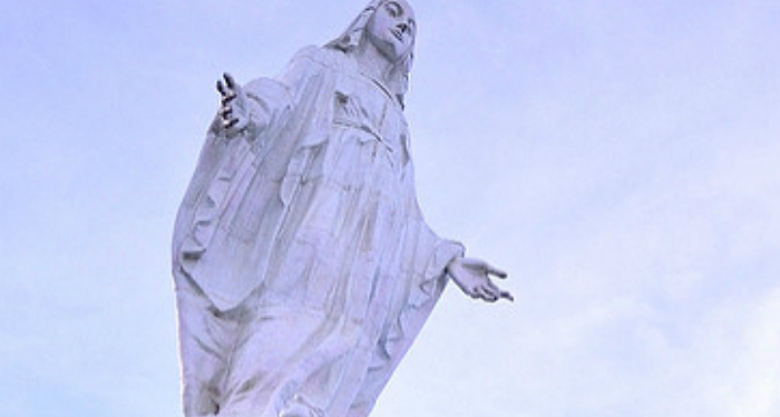 Umat Katolik di Makassar Rayakan Hari St Perawan Maria Diangkat ke Surga