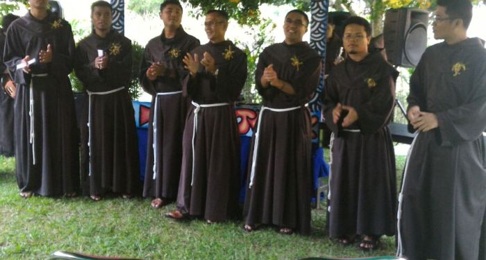 Tujuh Frater Fransiskan Ikrarkan Kaul Kekal