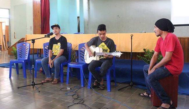 Di Flores, Siswa Muslim Nyanyikan Lagu Maria di Hadapan Seminaris