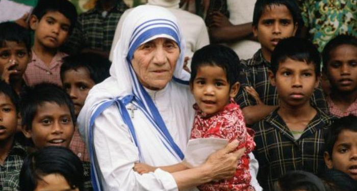 Minggu Esok, Bunda Teresa Dikanonisasi