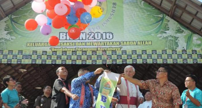 Uskup Sanggau Ajak Umat Dekatkan Diri dengan Kitab Suci