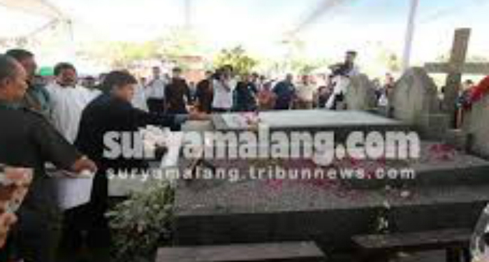 Ribuan Umat Hadiri Pemakaman Mgr Joseph Pandoyoputro Ocarm