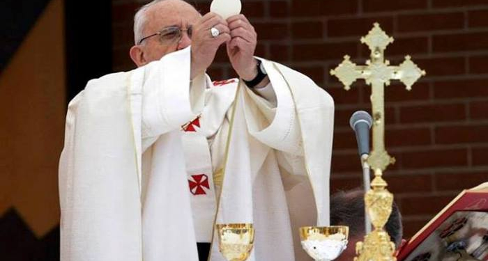 Ekaristi: Allah yang Hadir dan Konsekuensi Bagi Kita