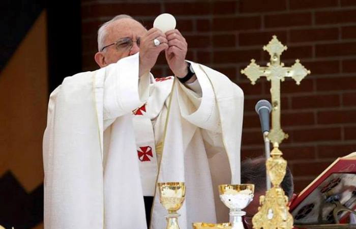 Ekaristi: Allah yang Hadir dan Konsekuensi Bagi Kita