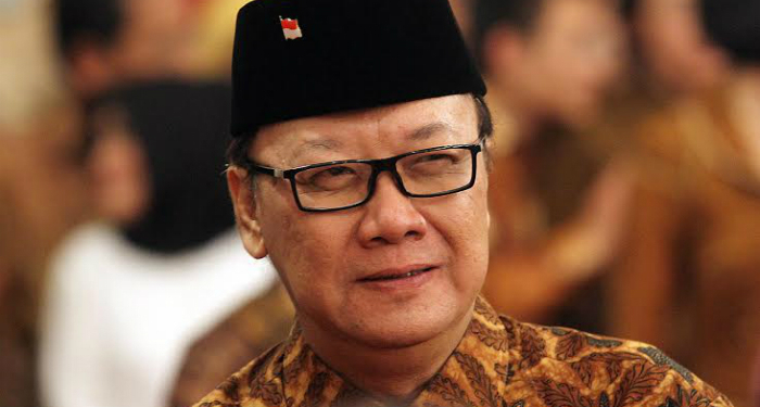 Saat Pengeras Suara Gereja Bersahutan dengan Adzan Mesjid