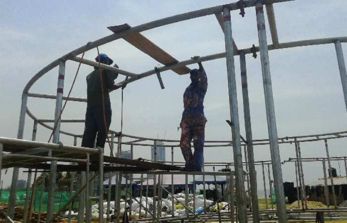 Promosikan Kerukunan, Sri Lanka Bangun Pohon Natal Tertinggi di Dunia