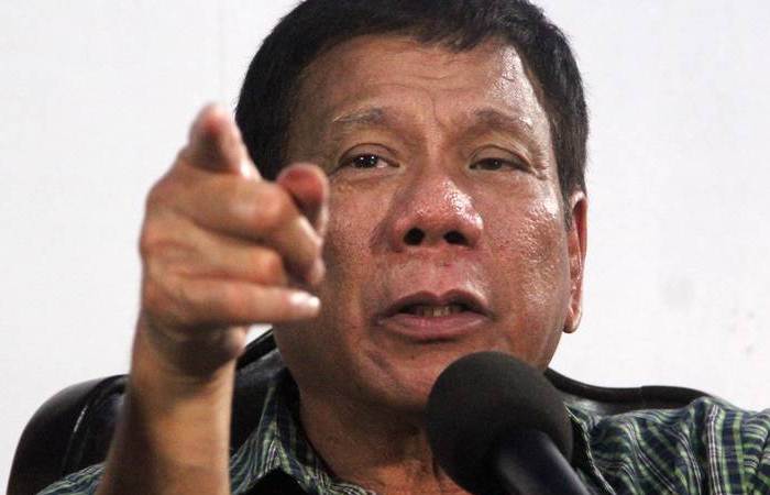 Presiden Filipina Desak Warganya Keluar Dari Gereja Katolik