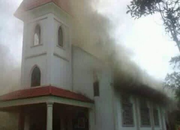Gereja Stasi St Stefanus, Tana Toraja Hangus Terbakar