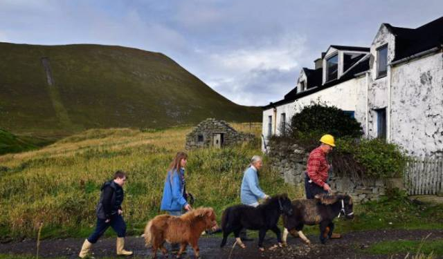 Warga Pulau Foula Rayakan Natal Setiap Tanggal 6 Januari