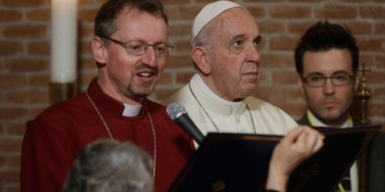 Paus Fransiskus Kunjungi Gereja Anglikan di Roma