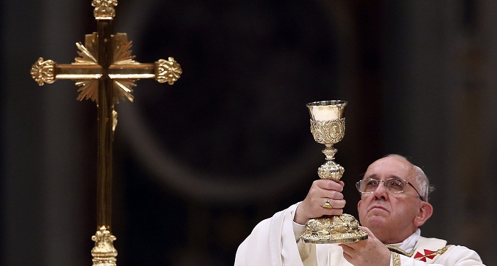 Paus Fransiskus Ajak Umat Katolik Lindungi Imigran