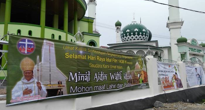 Sampaikan Ucapan Idul Fitri, Keuskupan Pangkalpinang Pasang Spanduk di Sejumlah Masjid