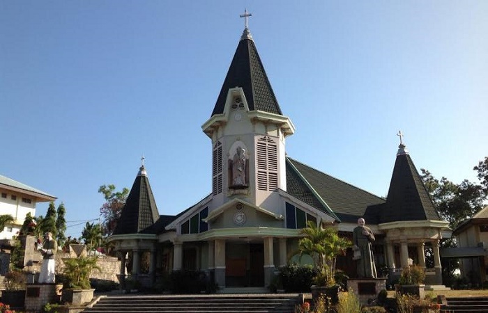 Di Ledalero, Mgr Frans Kopong Kung Tahbiskan 21 Diakon