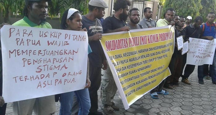 Lima Uskup Se-Papua Didemo Para Mahasiswa di Jayapura