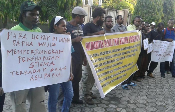 Lima Uskup Se-Papua Didemo Para Mahasiswa di Jayapura