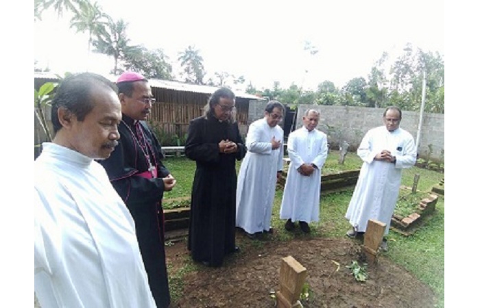 Uskup Agung Semarang Berziarah ke Makam Keluarga Pondok Pesantren Edi Mancoro