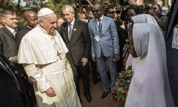 Paus Fransiskus Akan Sambangi Warga Rohingya