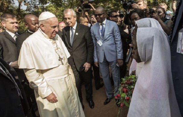 Paus Fransiskus Akan Sambangi Warga Rohingya