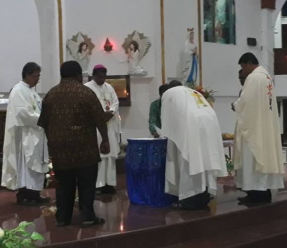 Setelah Mengabdi 17 Tahun di Nabire, Pastor Yusuf Suharyoso SJ Pindah