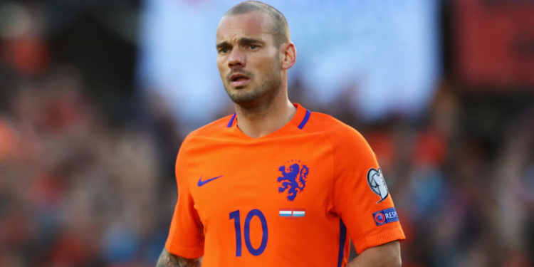 Terinspirasi dari Rekan Pesepak bola, Wesley Sneijder Masuk Katolik