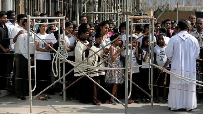 Kenang Insiden Bom, Umat Katolik Srilanka Gelar Misa