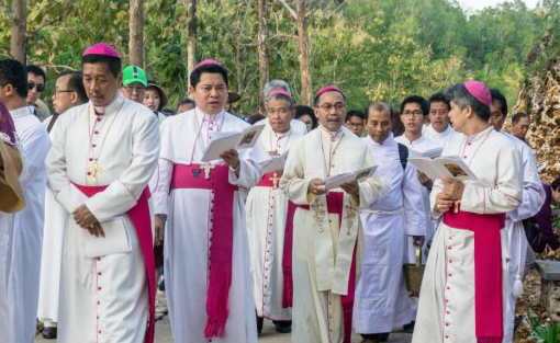 Sejumlah Uskup, Imam dan Umat Resmikan Fasilitas Baru di Gua Maria Tritis