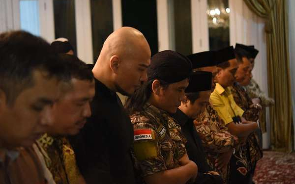 Doa Seorang Netizen Katolik untuk Keputusan Mualaf Deddy Corbuzier