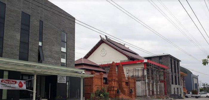 Di Surabaya, Gereja dan Rumah Ibadah Agama Lain Didirikan Berdampingan