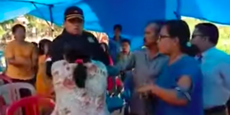 “Tuhan Yesus, Pak Jokowi Tolong Kami,” Teriak Ibu-ibu yang Dibubarkan Saat Sedang Ibadah