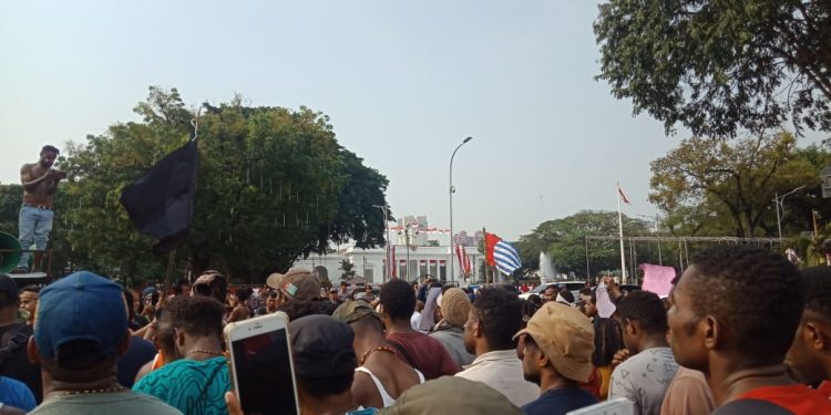 Uskup Mandagi: Rasisme Terhadap Warga Papua Biadab, Polisi Harus Tangkap Pelaku 