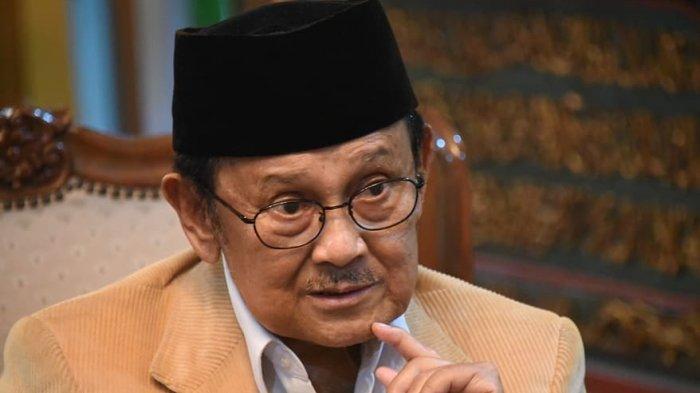 Kisah Habibie yang Pernah Shalat di Gereja