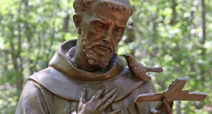 Berdoa dengan Doa Damai St Fransiskus Assisi