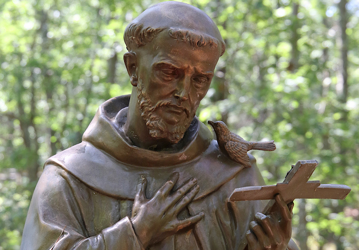 Berdoa dengan Doa Damai St Fransiskus Assisi