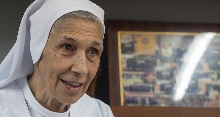 Sepupu Paus Sangat Antusias Bertemu Dengannya di Bangkok