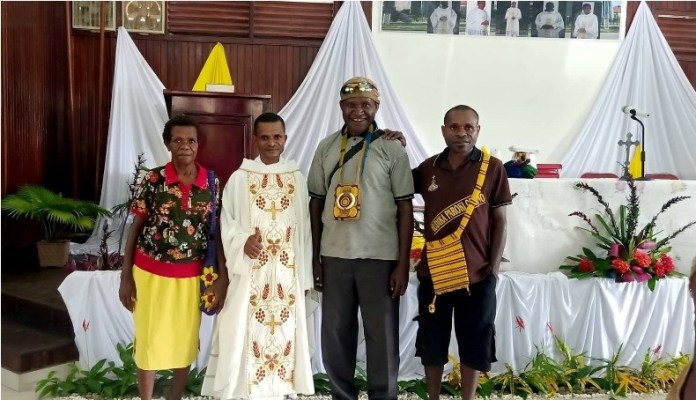 Tahbis Imam Pertama Asal Paniai Barat, Jemaat Kristen Setempat Bahagia