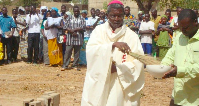14 Jemaat Ditembak di Burkina Faso, Uskup: Kaum Radikal Sedang Memecah Belah Kristen-Islam