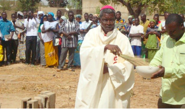 14 Jemaat Ditembak di Burkina Faso, Uskup: Kaum Radikal Sedang Memecah Belah Kristen-Islam